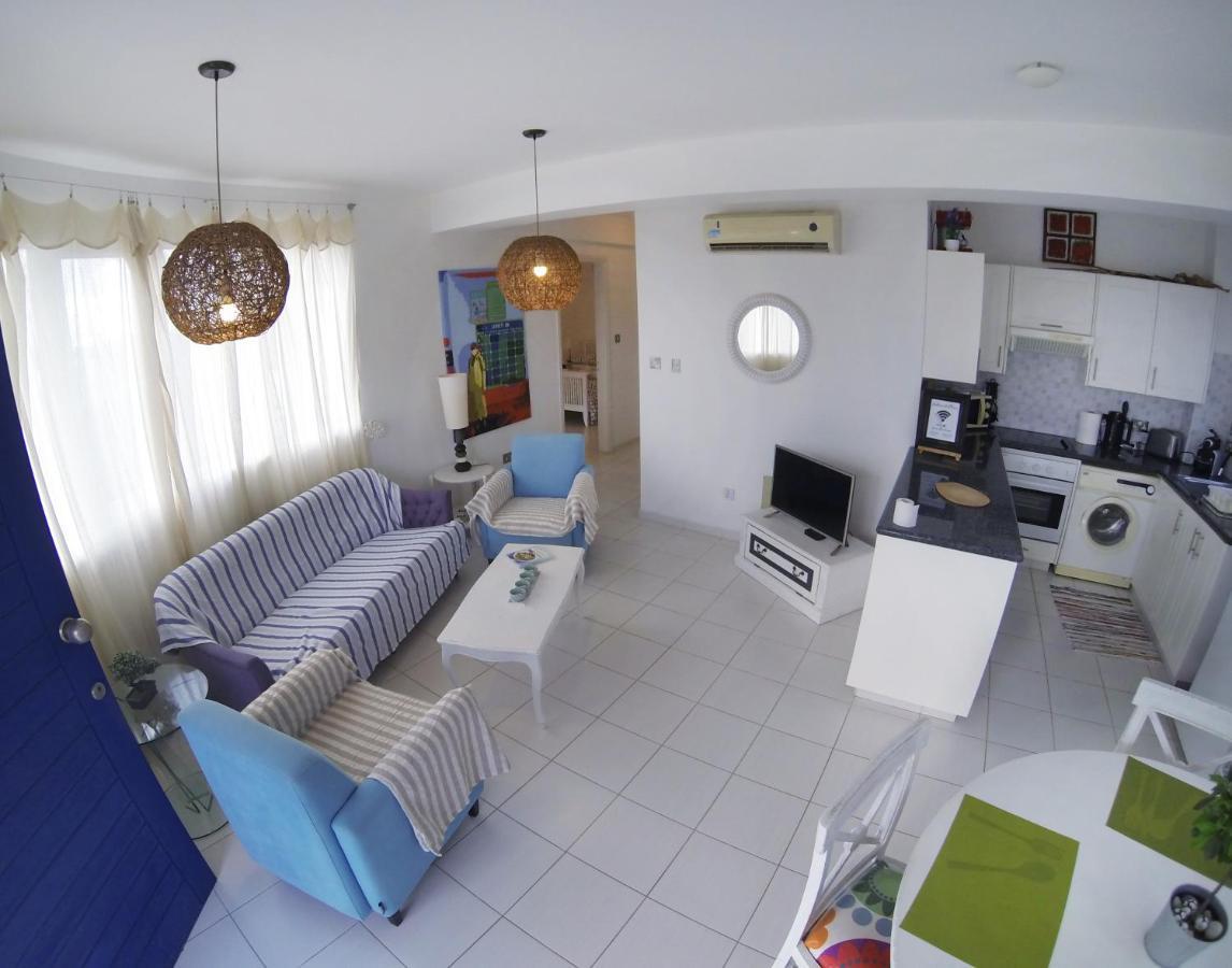 Mia'S Cove Paphos Exterior foto
