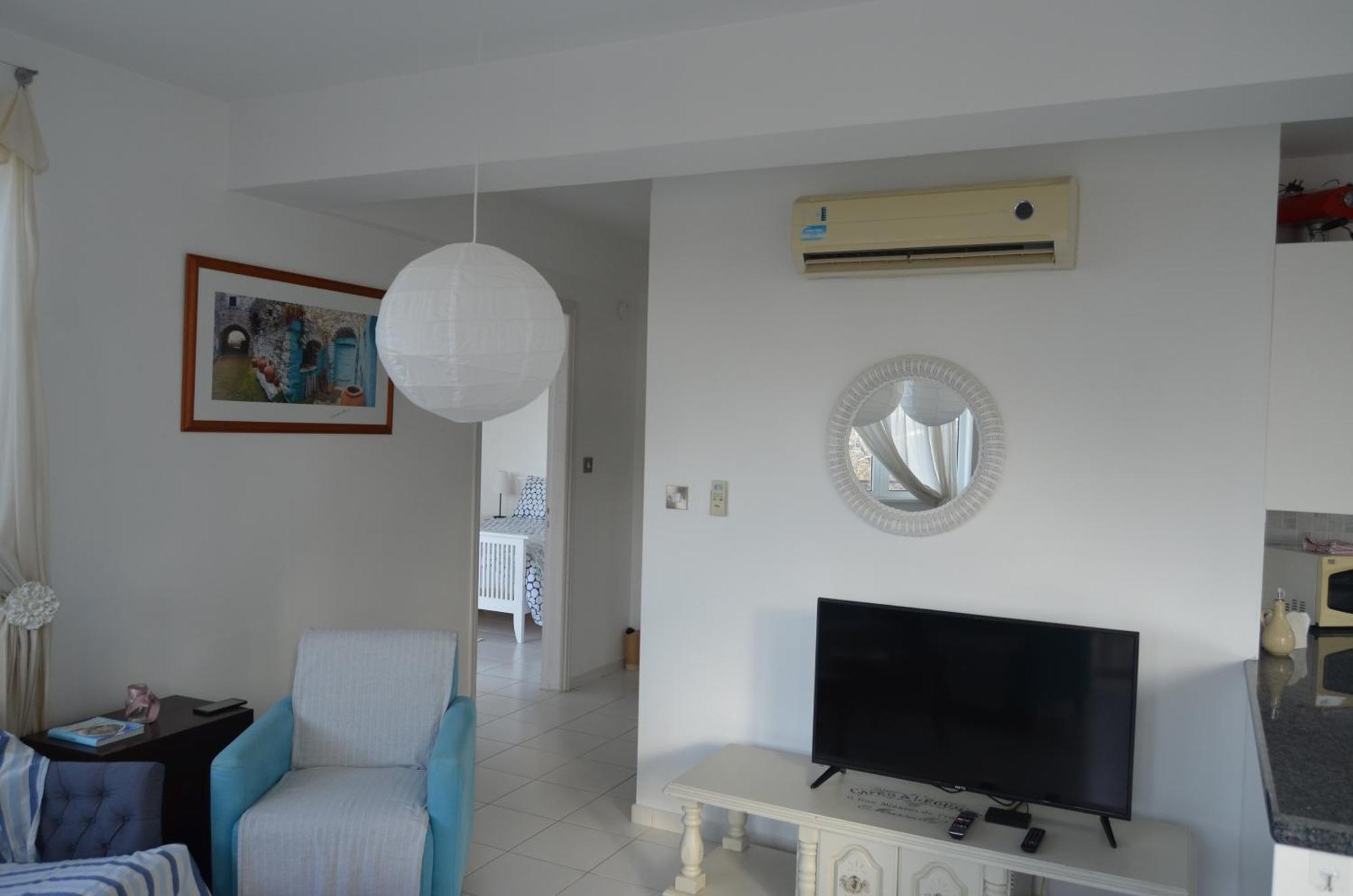 Mia'S Cove Paphos Exterior foto